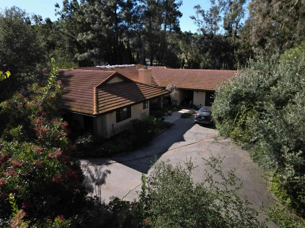 https://cdn.realtyfeed.com/cdn/127/306625964/1e6e0ffc2d2b3e95d308aeee65eed664.webp