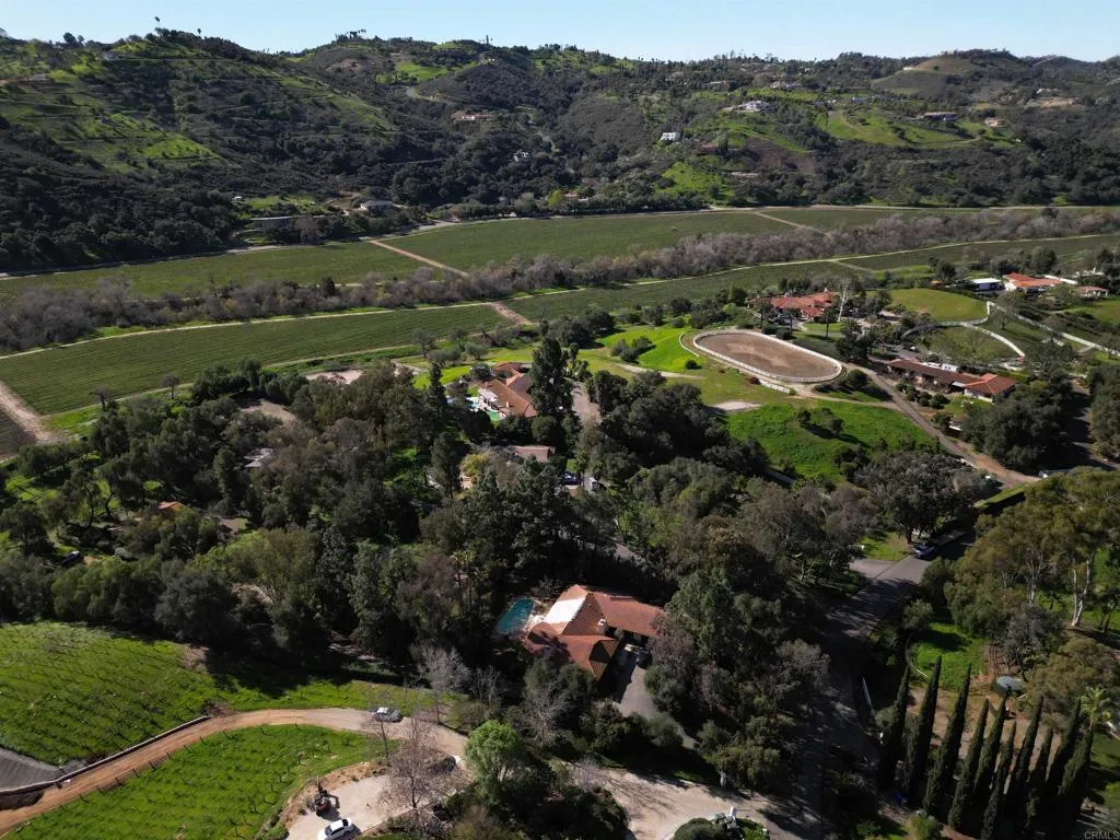 https://cdn.realtyfeed.com/cdn/127/306625964/2ca7c7f8f4a81e6778eb4c8e5d8ab622.webp