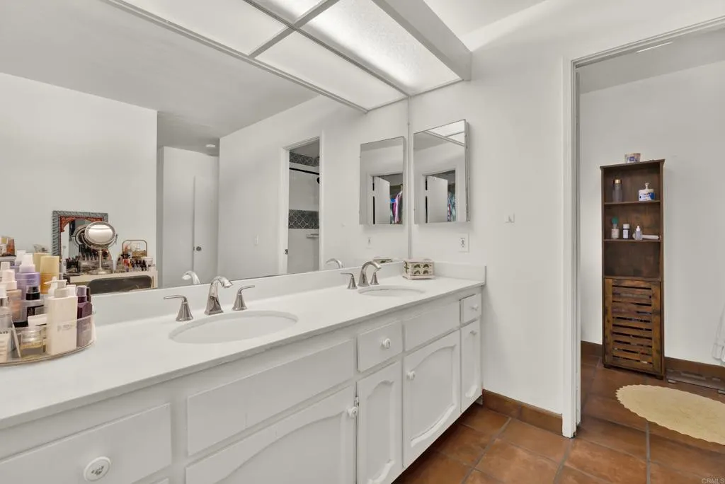 https://cdn.realtyfeed.com/cdn/127/306625970/0450e495e7a10baba21511b05a060deb.webp
