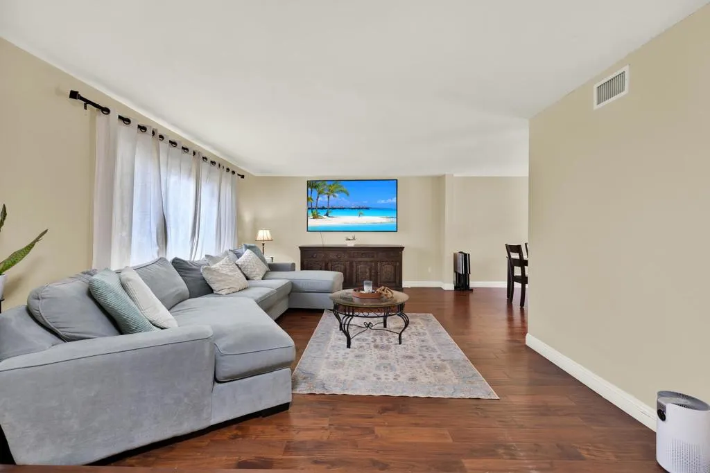 https://cdn.realtyfeed.com/cdn/127/306625970/33182ba134279d604b7a103b98b2d684.webp