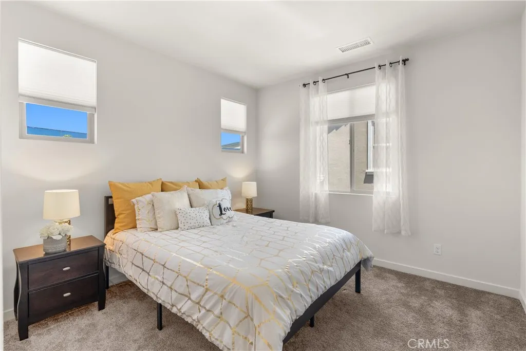 https://cdn.realtyfeed.com/cdn/127/306625988/08ed66d3041c8e891d20a9619d415947.webp