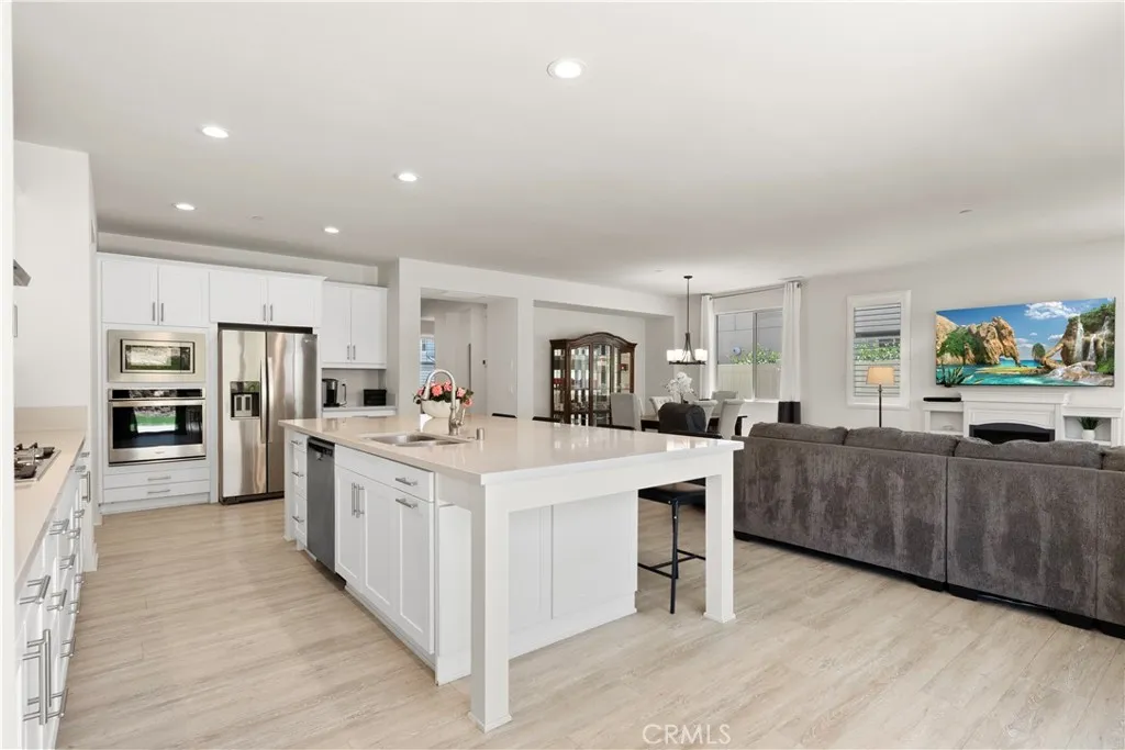 https://cdn.realtyfeed.com/cdn/127/306625988/13ada99633389daf223cf85498a3c271.webp