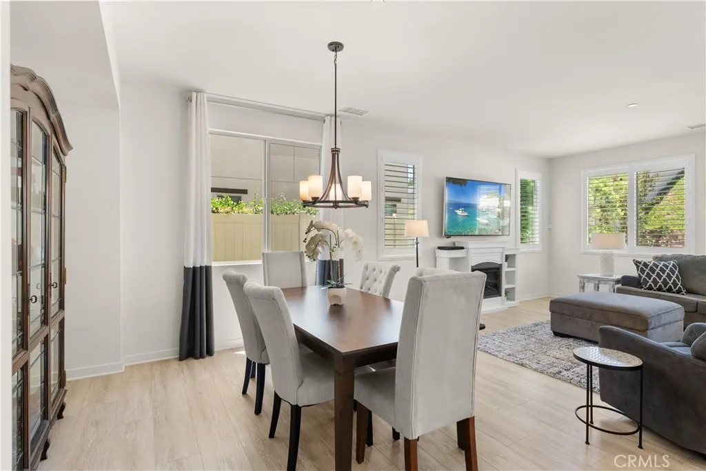 https://cdn.realtyfeed.com/cdn/127/306625988/33b9613e893af80cf0b18d45c92fa351.webp