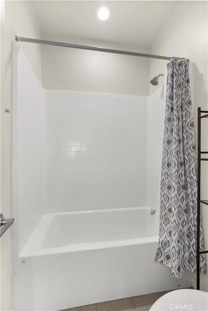 https://cdn.realtyfeed.com/cdn/127/306625988/43d6c0bd8d0eccafcded27e88058bd31.webp