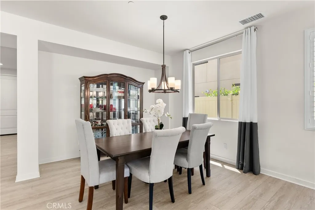https://cdn.realtyfeed.com/cdn/127/306625988/87310e172fc62992730f860deef61a1a.webp