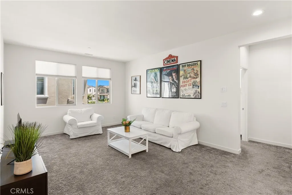 https://cdn.realtyfeed.com/cdn/127/306625988/bb2db441d8889f487a1ab09e1502dd92.webp