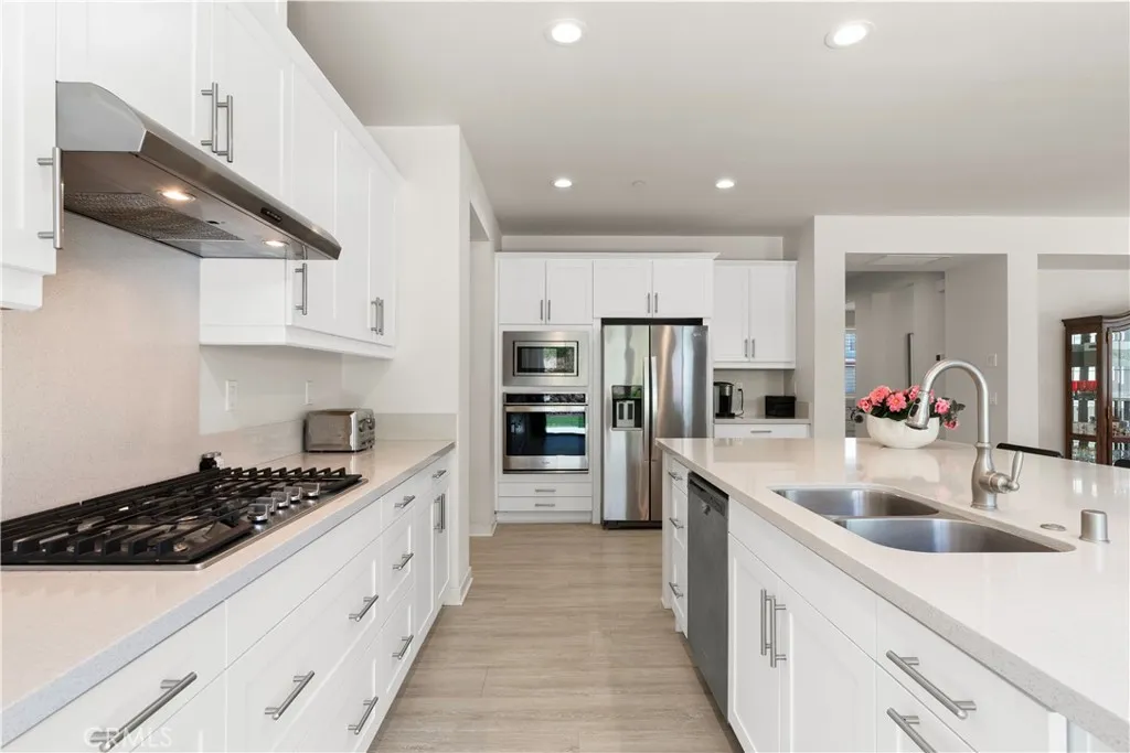 https://cdn.realtyfeed.com/cdn/127/306625988/cde9f0f3f3ede3309cf798853184a49a.webp