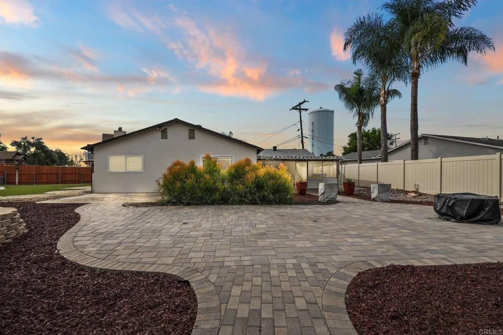 https://cdn.realtyfeed.com/cdn/127/306626001/244bc2d139c01c69ba9f9b02ee817a9f.webp