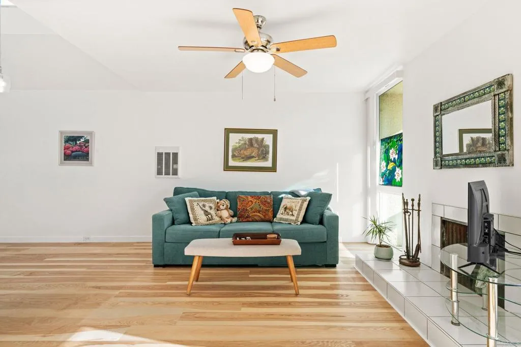 https://cdn.realtyfeed.com/cdn/127/306626034/1a9e30023bff1fd0f748acd69e69f0a3.webp