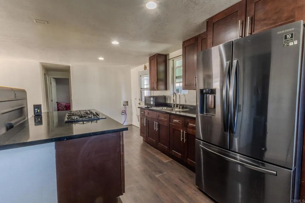 https://cdn.realtyfeed.com/cdn/127/306626090/186bb3f643134c15dbab0a705c164218.webp
