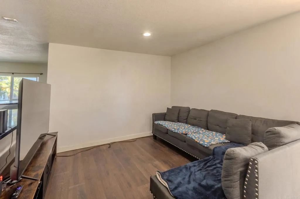 https://cdn.realtyfeed.com/cdn/127/306626090/f226c971e689ef8e75f8b14378a39822.webp