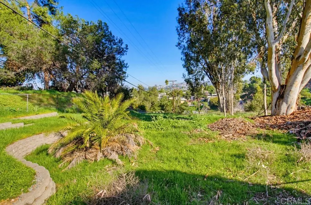 https://cdn.realtyfeed.com/cdn/127/306626107/3efb381822f0ba59321fa3d595713a50.webp