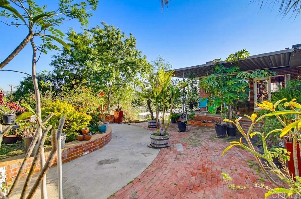 https://cdn.realtyfeed.com/cdn/127/306626107/737e98a0adc20bf3d72460edb05b579f.webp