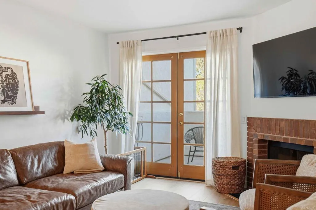 https://cdn.realtyfeed.com/cdn/127/306626189/5ea5f35258414b565e72e1546863b903.webp