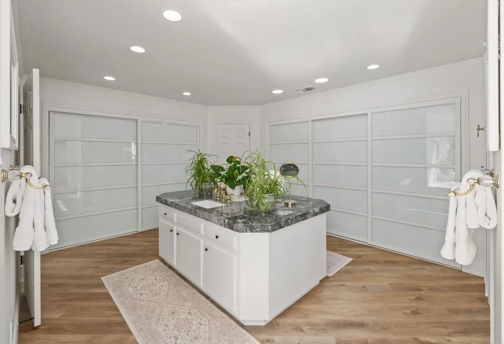 https://cdn.realtyfeed.com/cdn/127/306626195/3129c3dbef04a7c0ec3c784e59c81a20.webp