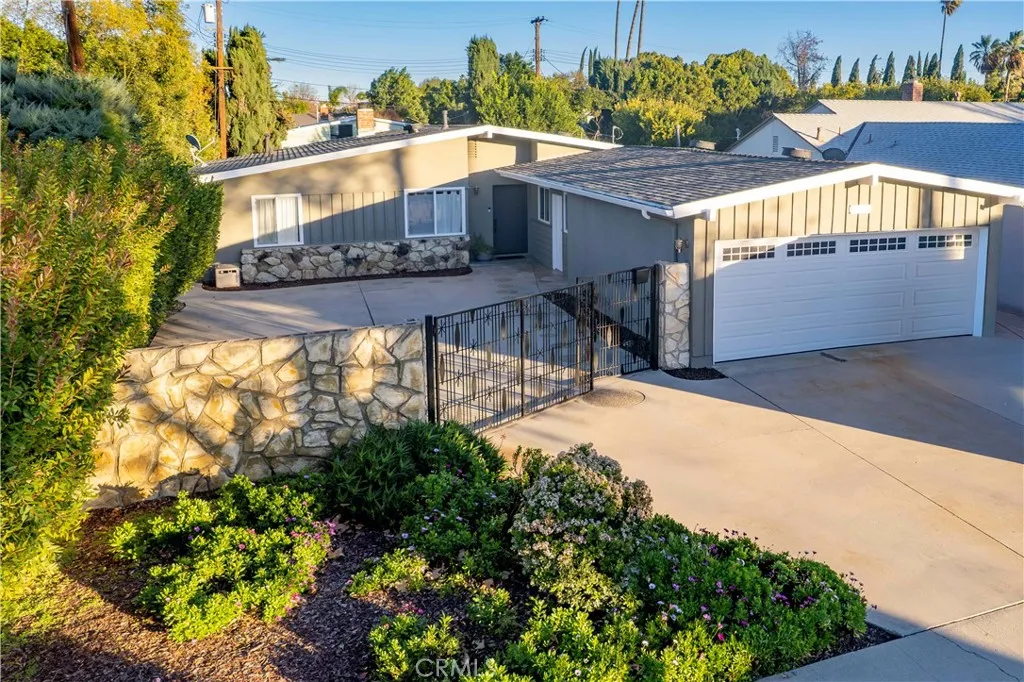 6914 Andasol, Lake Balboa, CA 91406
