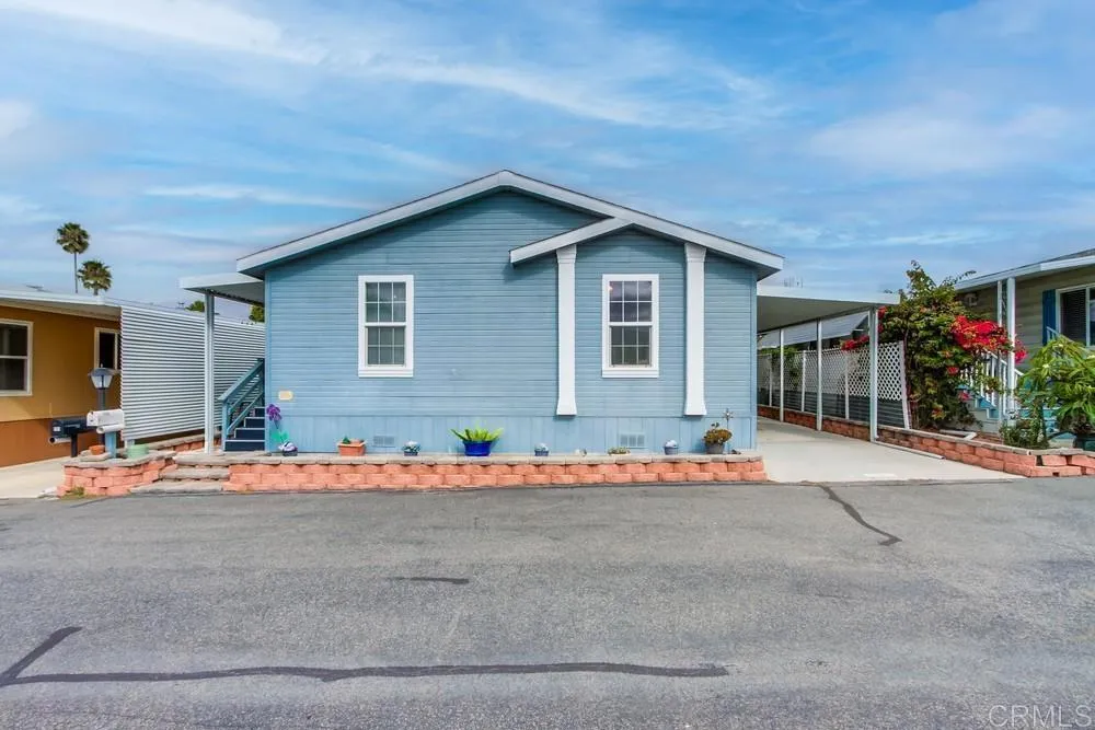 https://cdn.realtyfeed.com/cdn/127/306626294/bafda8943c587a62c89d68d0ea026fb3.webp