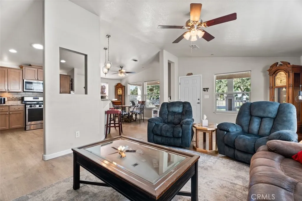 https://cdn.realtyfeed.com/cdn/127/306626368/07ccce5ef3681151ca809f9e21e1b56e.webp