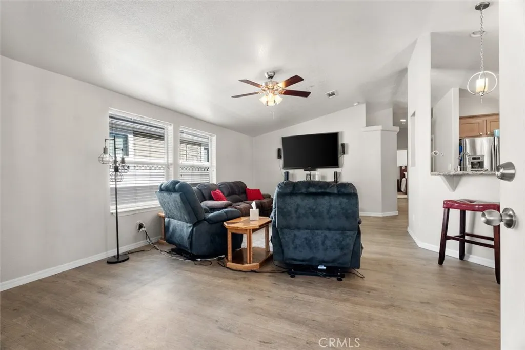 https://cdn.realtyfeed.com/cdn/127/306626368/33b22419893fb5755b36a43fb9ad38fb.webp