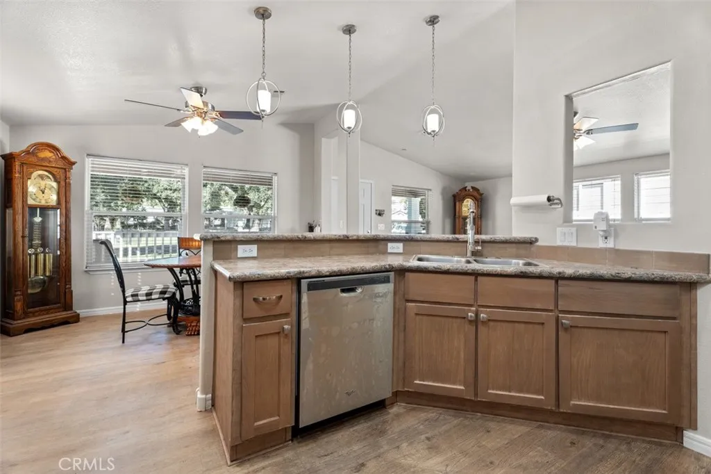 https://cdn.realtyfeed.com/cdn/127/306626368/48231daf72ba1c016aa465a076f28990.webp