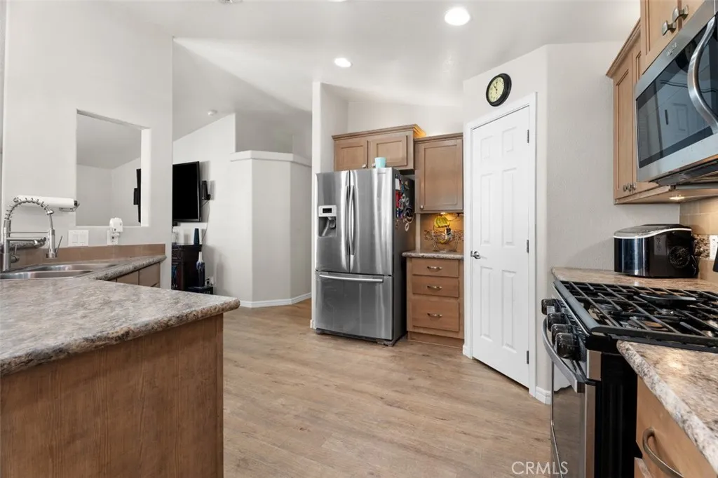 https://cdn.realtyfeed.com/cdn/127/306626368/d636caddbc5d48acded1059b5c513595.webp