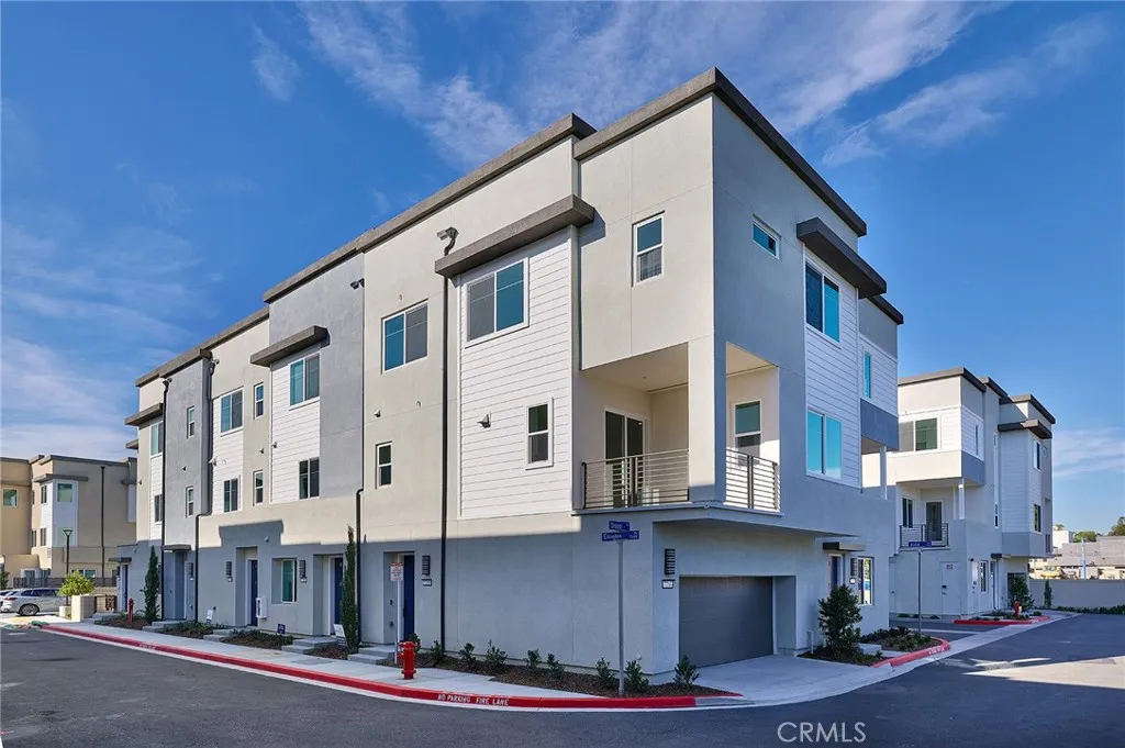 Huntington Beach, CA 92647