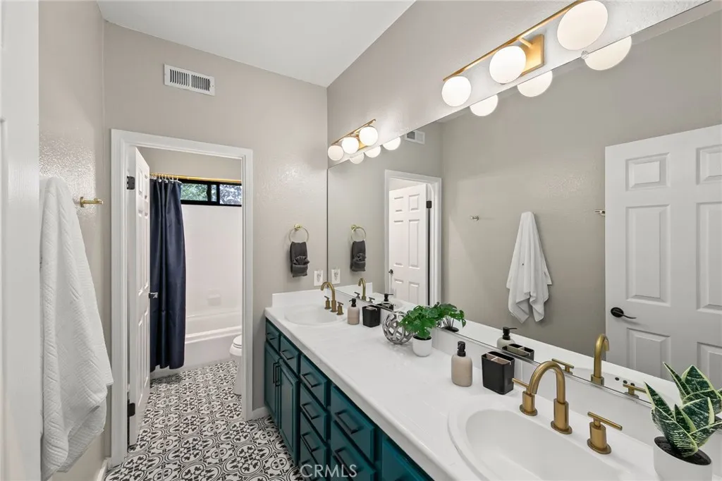 https://cdn.realtyfeed.com/cdn/127/306626387/426156317e597385866ad5df30235d0c.webp