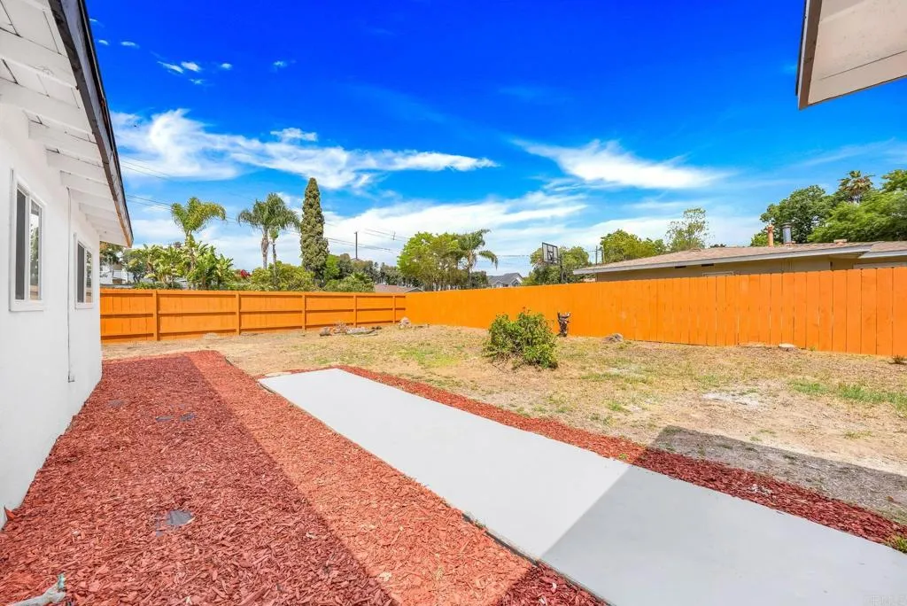 https://cdn.realtyfeed.com/cdn/127/306626451/50681f13f0c58760bf29bf816a69176d.webp