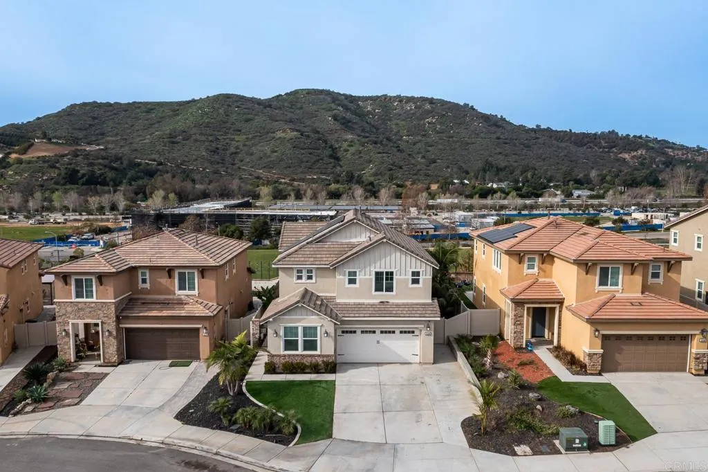 https://cdn.realtyfeed.com/cdn/127/306626571/209c4bba32d4855823a5ee44c6745c47.webp