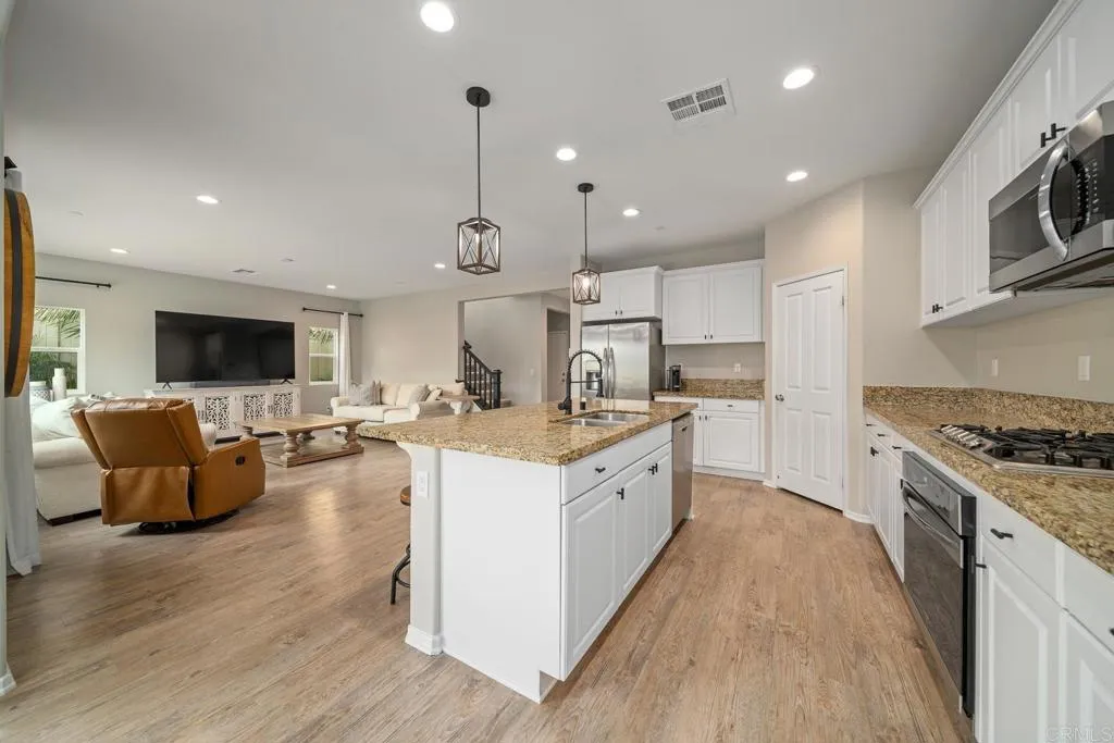 https://cdn.realtyfeed.com/cdn/127/306626571/66cee5606cd280b5de29603194c113dc.webp