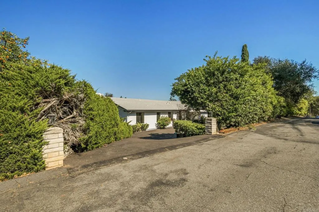 https://cdn.realtyfeed.com/cdn/127/306626592/a6401ec7f43552266870d7c9d30c16c3.webp