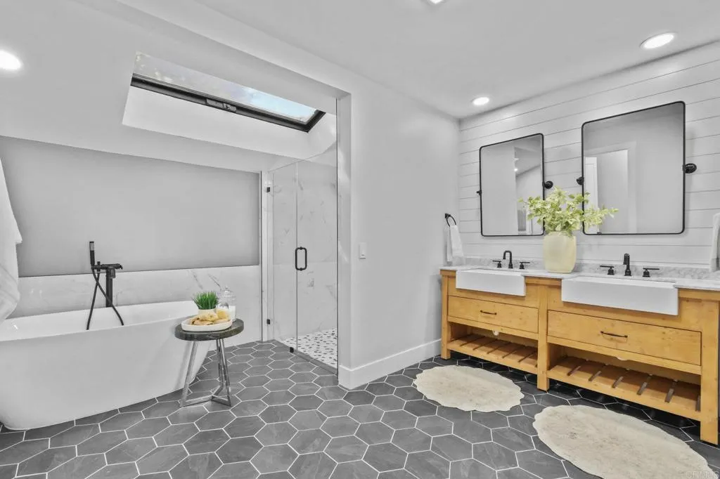 https://cdn.realtyfeed.com/cdn/127/306626592/abe2b138ee6a6b10f159b6e3adccbb8a.webp