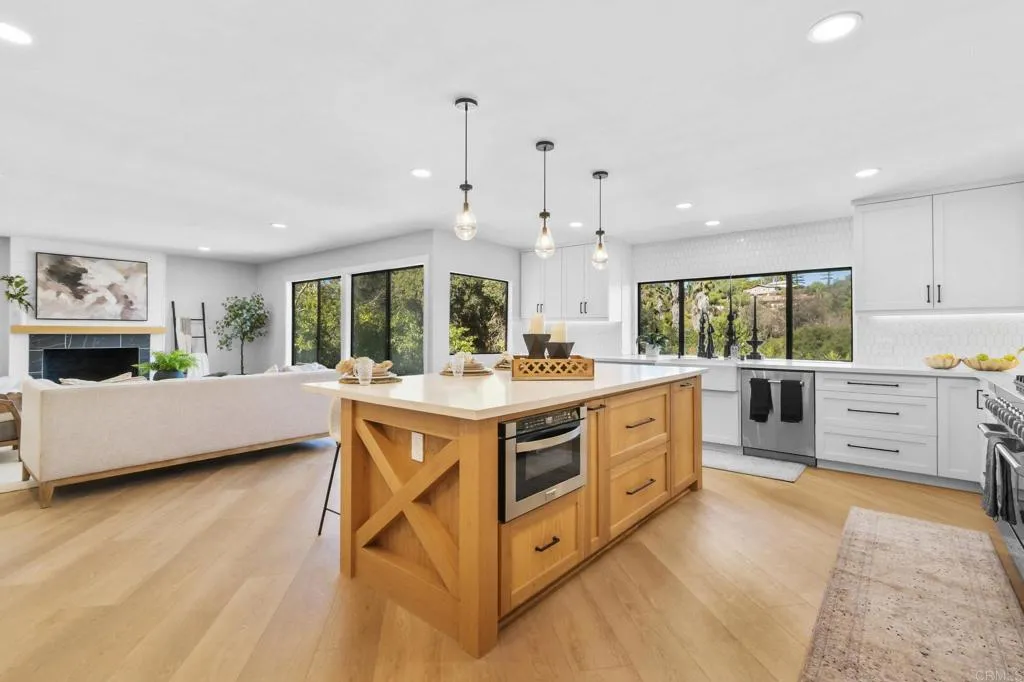 https://cdn.realtyfeed.com/cdn/127/306626592/b14365a734bd3e6c9ab7dbc8aa74ec1c.webp