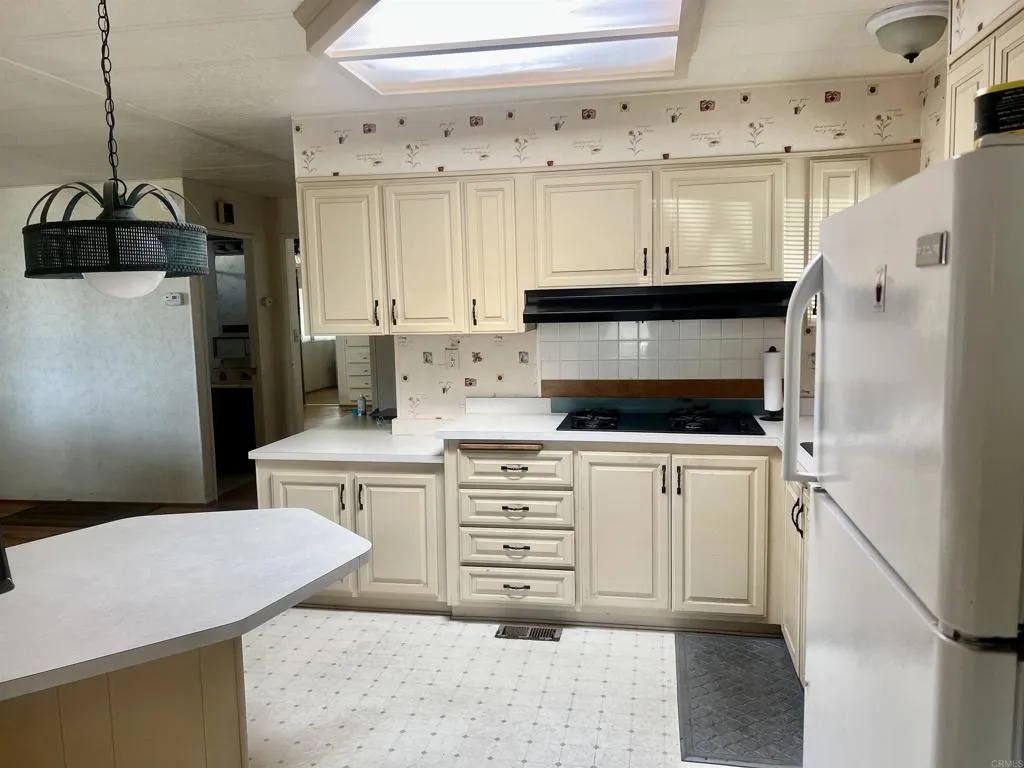 https://cdn.realtyfeed.com/cdn/127/306626599/525191db8c5075fb9ca19a7e5aef4197.webp