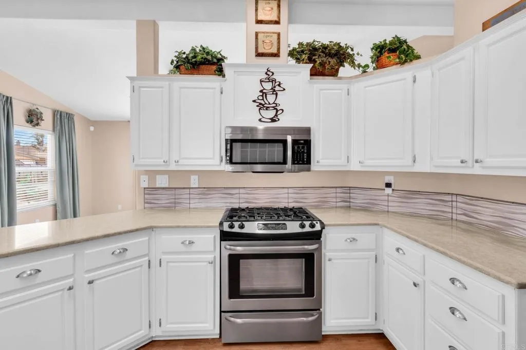 https://cdn.realtyfeed.com/cdn/127/306626654/68a3289e1af9d46fff3125ff448ab22b.webp