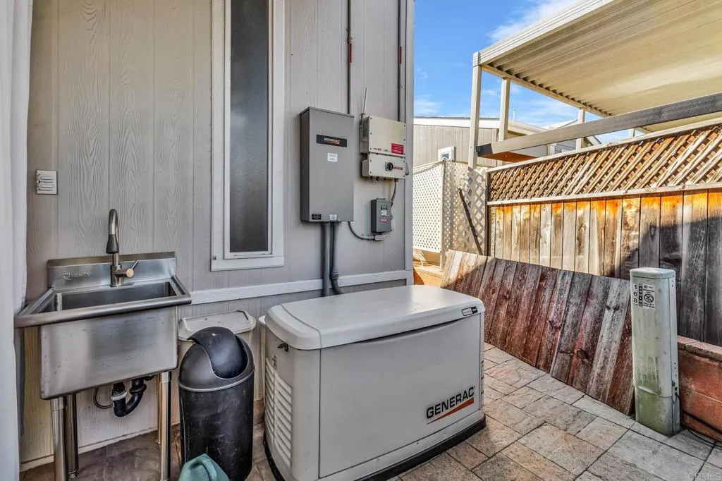 https://cdn.realtyfeed.com/cdn/127/306626654/bd6874de2d1d374631cec7f4977e1ce4.webp