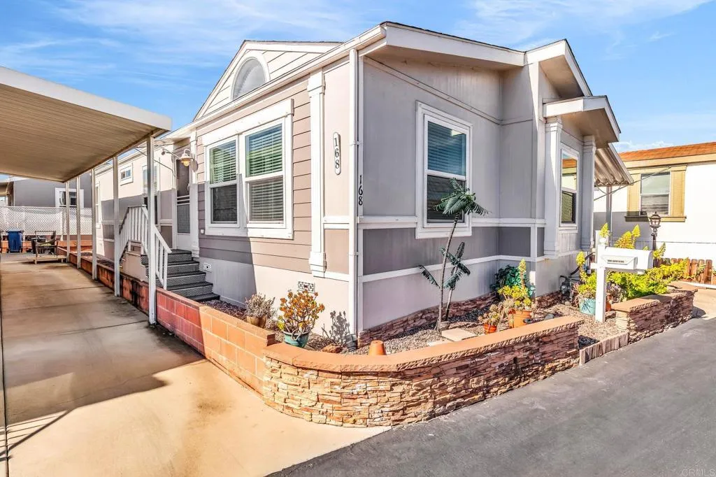 https://cdn.realtyfeed.com/cdn/127/306626654/dad94a1a466ad1dc772eac3c3200ebb4.webp
