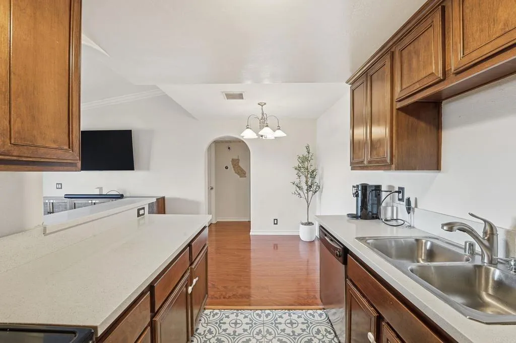 Photo #11: PTP2600606 Listing: Photo #11