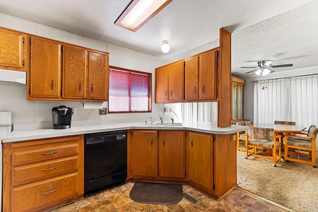 https://cdn.realtyfeed.com/cdn/127/306626726/e45810d5b4ac21237f3205a6c6c75a55.webp