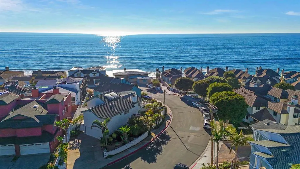 https://cdn.realtyfeed.com/cdn/127/306626729/4d165fcf54e3ffedb6a51b960d3e8c18.webp