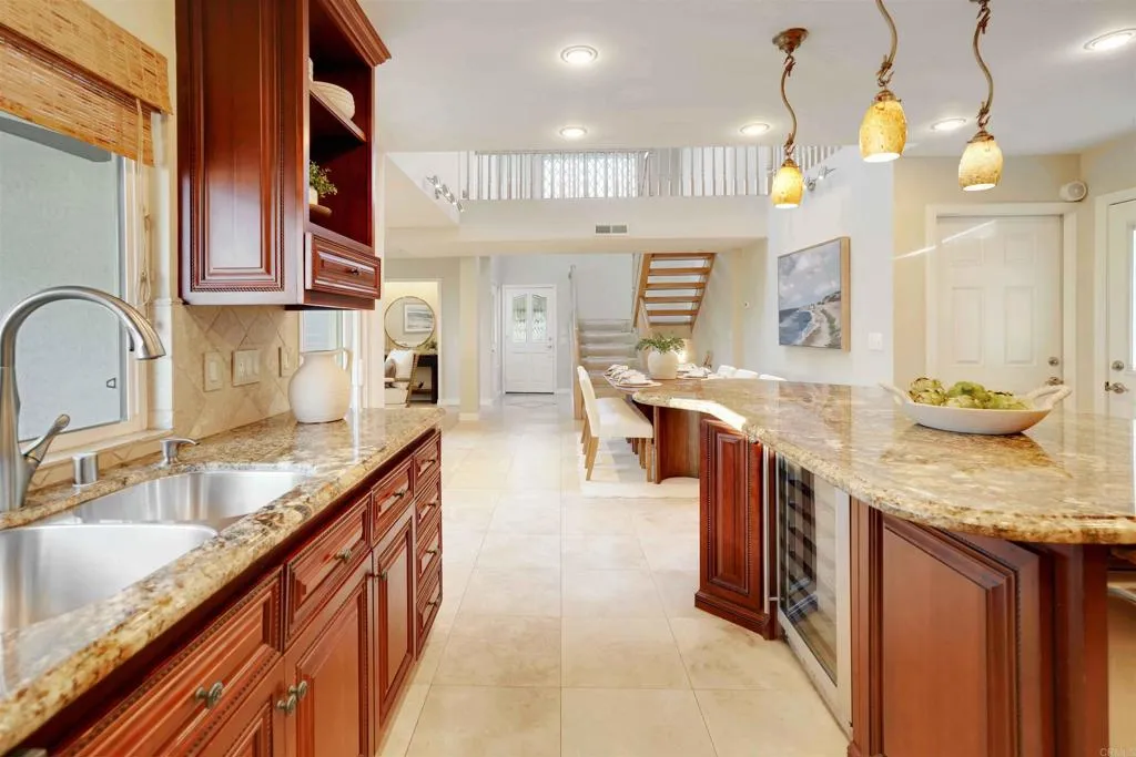 https://cdn.realtyfeed.com/cdn/127/306626729/e31e2f98014306401b4d220c02505a37.webp