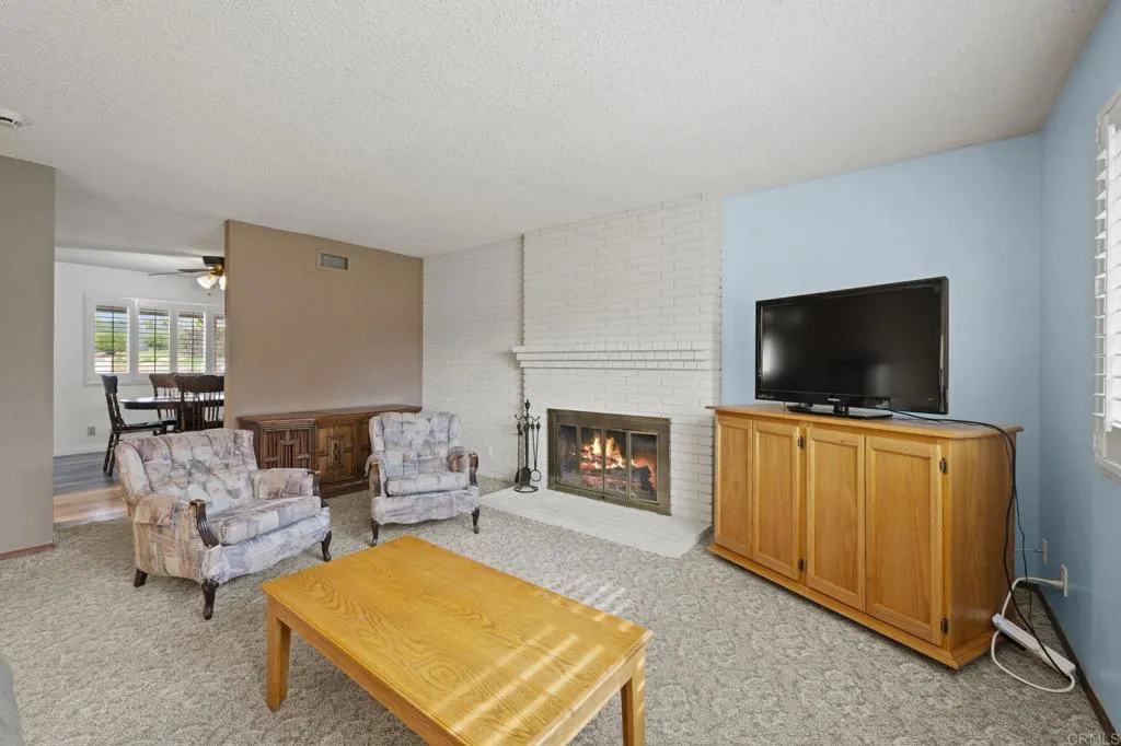 https://cdn.realtyfeed.com/cdn/127/306626730/0787aa2a5a5c3388ac11529cd9a90d42.webp