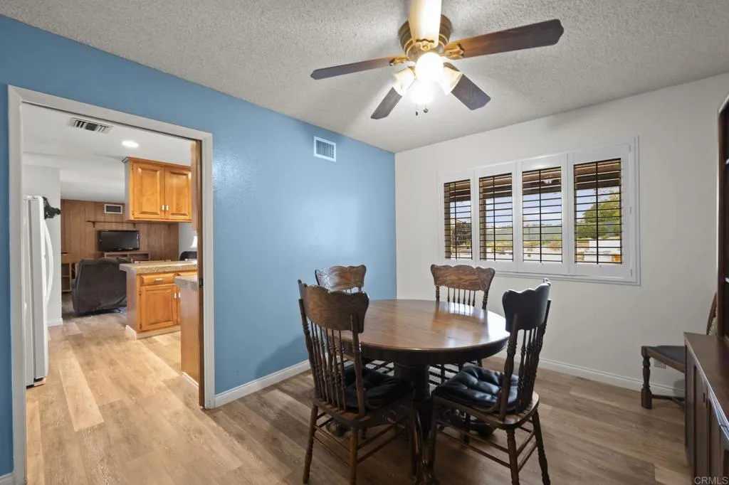 https://cdn.realtyfeed.com/cdn/127/306626730/20dd1f65975319ccc3bbe184c6b0824a.webp