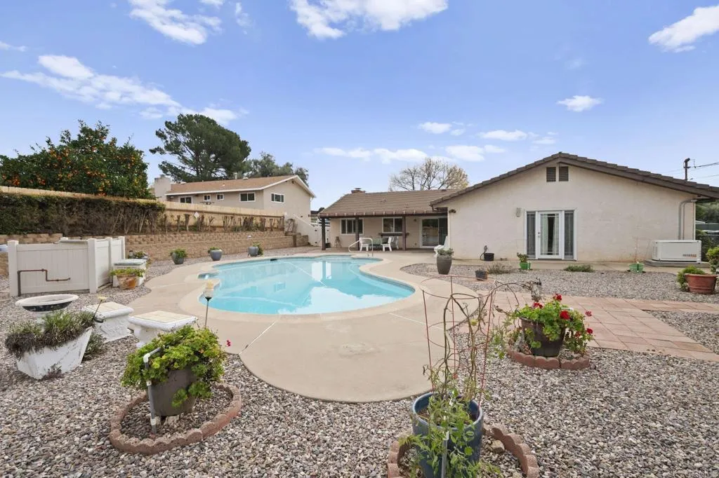 https://cdn.realtyfeed.com/cdn/127/306626730/6025e9a62b15997ffe7f724978c68d73.webp