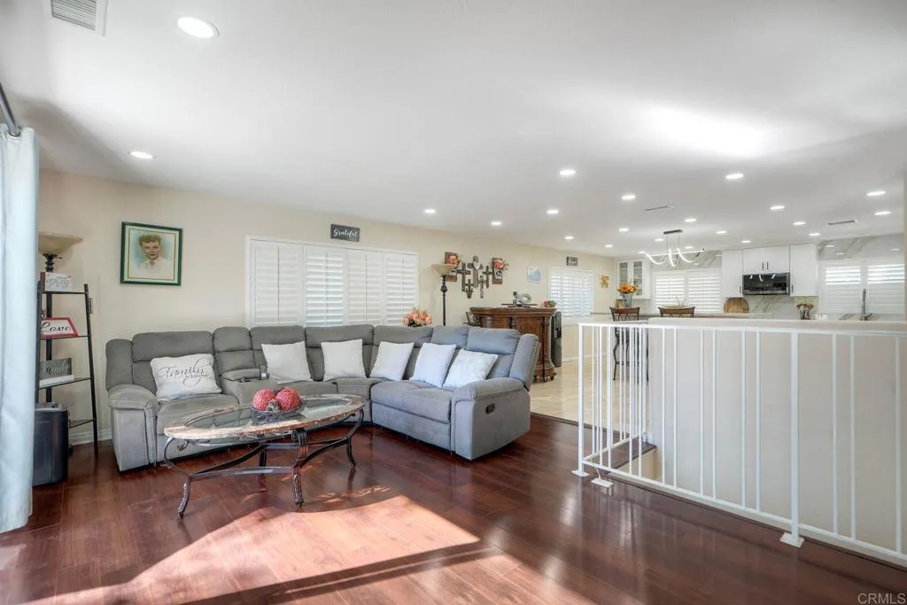 https://cdn.realtyfeed.com/cdn/127/306626731/739932e4879325b1b0d0352e37f4b898.webp