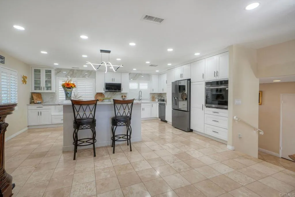 https://cdn.realtyfeed.com/cdn/127/306626731/af44140b52c32634cd1342c615435a59.webp