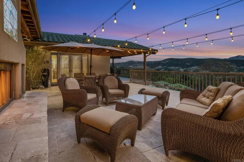 https://cdn.realtyfeed.com/cdn/127/306626733/11d88a1afd74b9970db59d3d2660a922.webp