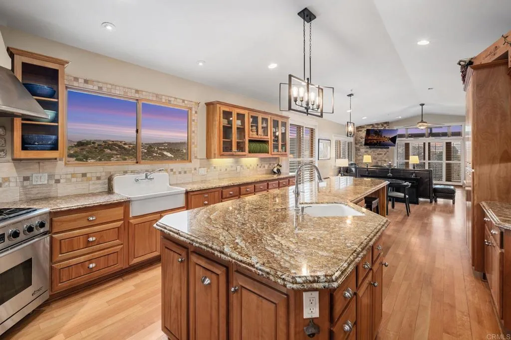 https://cdn.realtyfeed.com/cdn/127/306626733/960db7cb0f69d391d729f3131198c6c3.webp