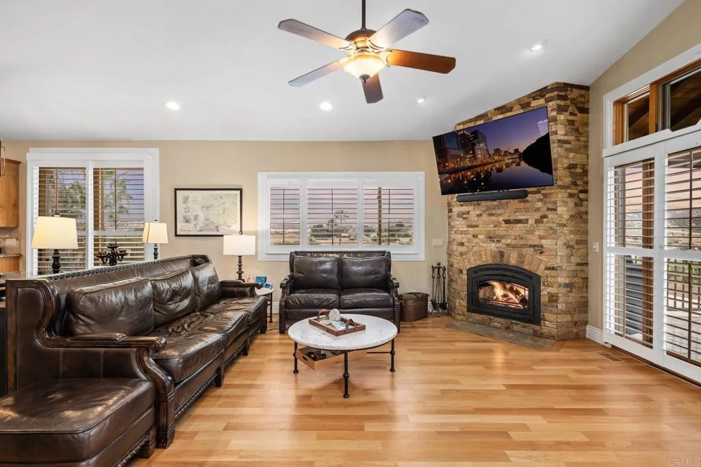 https://cdn.realtyfeed.com/cdn/127/306626733/c068b7b2ec63c93c653d6245eac7861c.webp