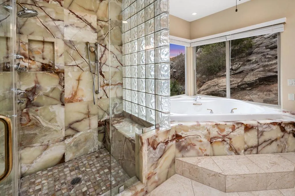 https://cdn.realtyfeed.com/cdn/127/306626733/d1f8d51c4118ee4b43d56f3920904a62.webp